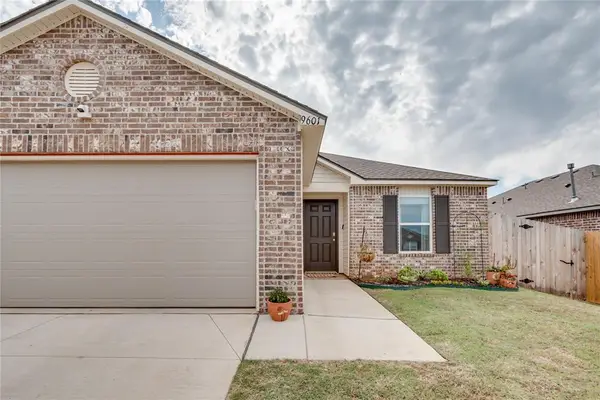 9601 Saddle Drive, Yukon, OK 73099