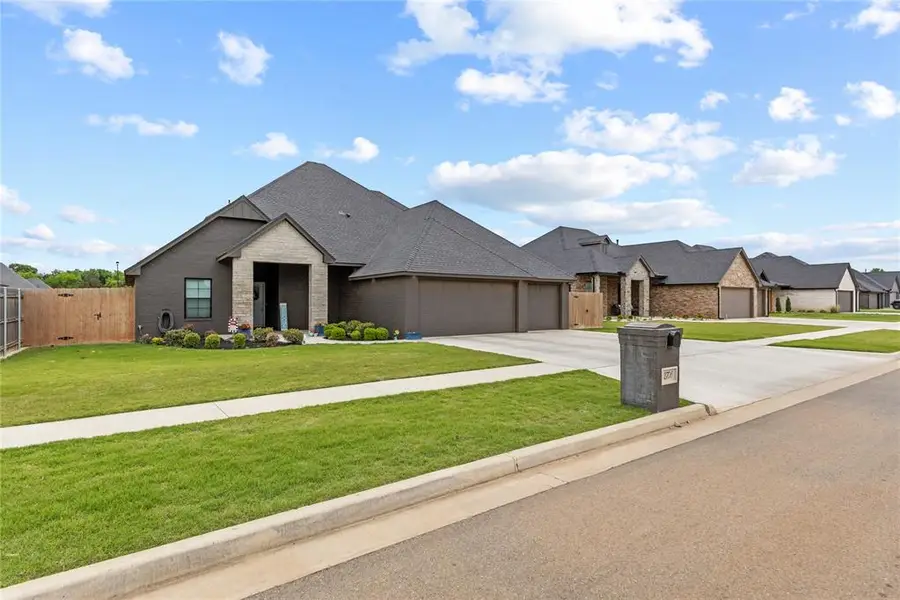 2706 Cloud Nine Circle, Weatherford, OK 73096 - #2
