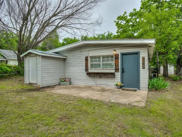 1209 N Cottonwood Drive, Midwest City, OK 73130