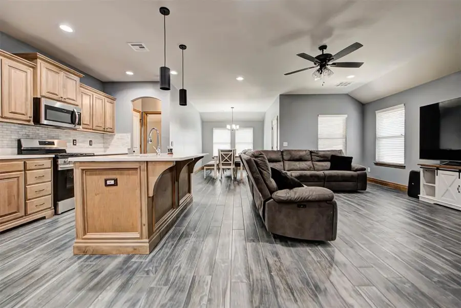 4216 Royal Garden Drive, Yukon, OK 73099 - #3