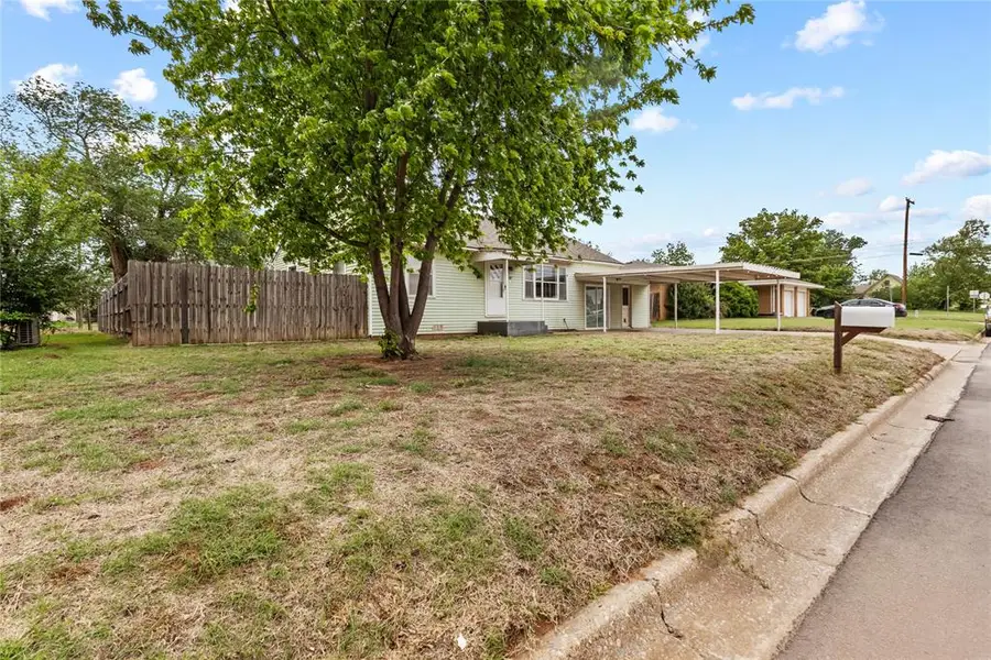 419 N Kansas Street, Weatherford, OK 73096 - #3