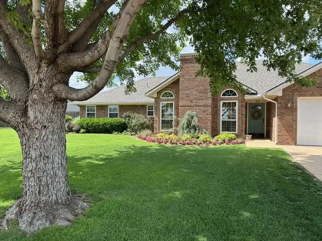 901 N Towne Circle, Altus, OK 73521 - #1