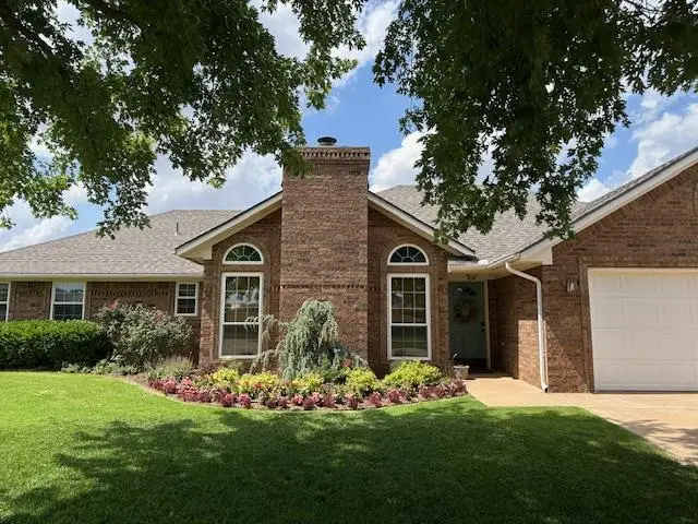 901 N Towne Circle, Altus, OK 73521 - #2