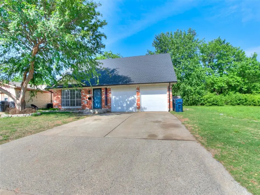 925 N Bradley Avenue, Oklahoma City, OK 73127 - #2