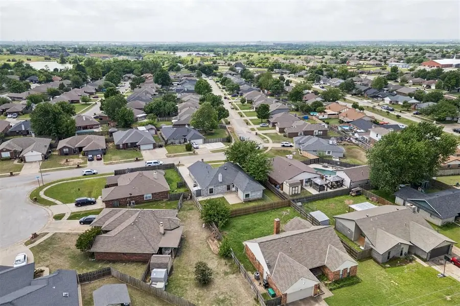 805 SE 35th Street, Moore, OK 73160 - #3