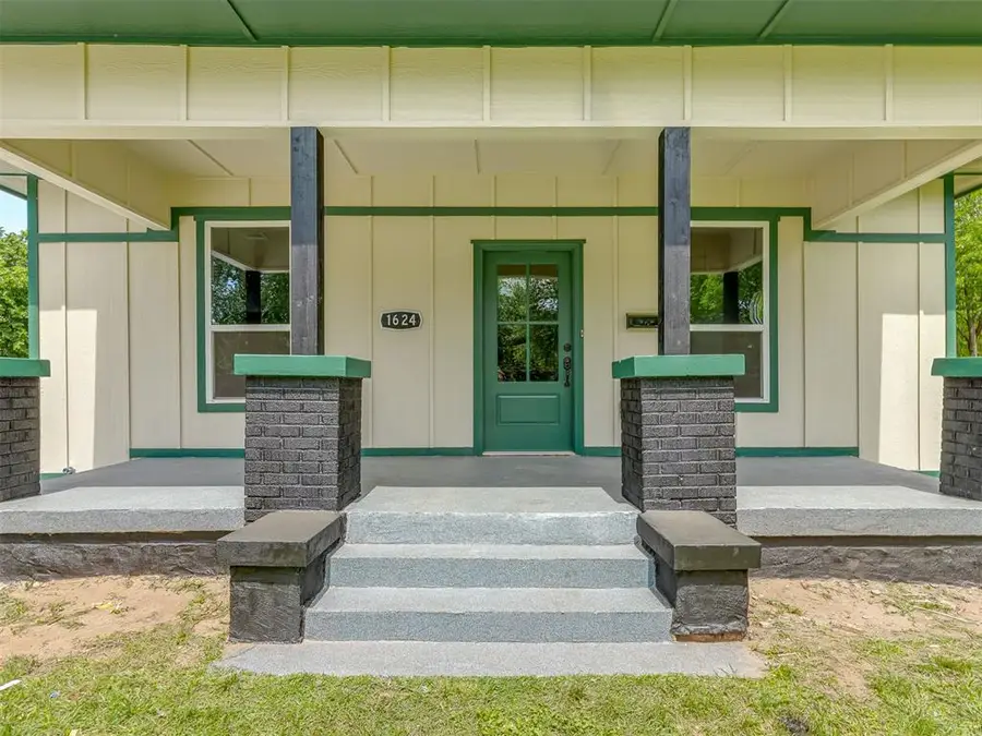 1624 W Idaho Avenue, Chickasha, OK 73018 - #3