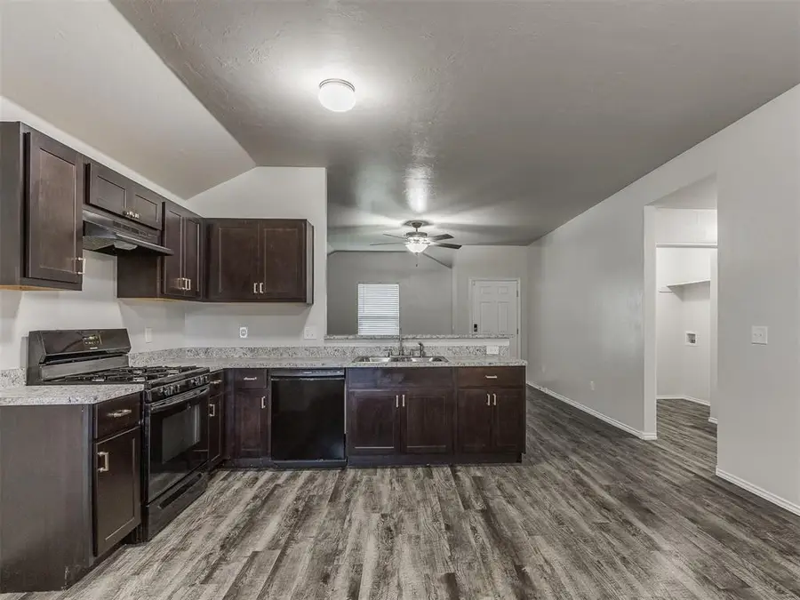 215 Waterside Drive, Newcastle, OK 73065 - #2