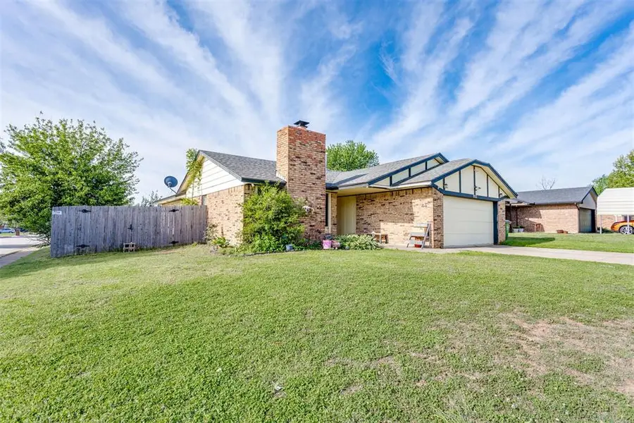 932 Hampton Circle, Yukon, OK 73099 - #2