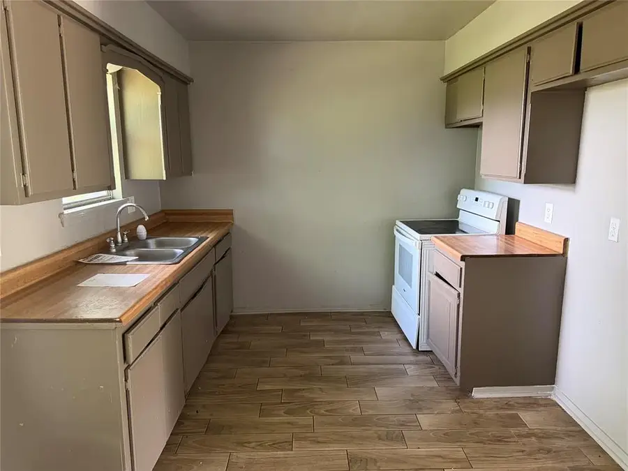 1500 Mcdonald Drive, Midwest City, OK 73130 - #3