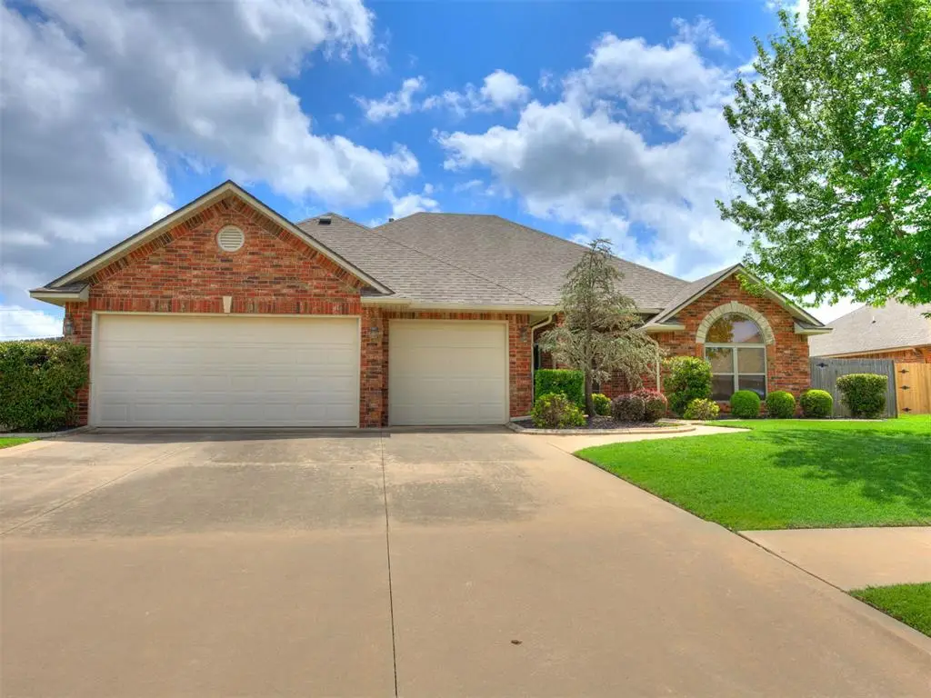 2100 SW 33rd Street, Moore, OK 73170 - #1