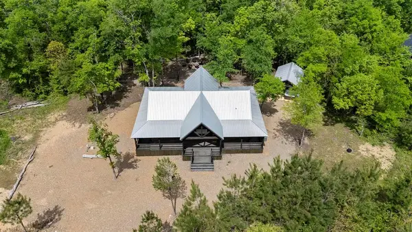 221 Red Holly Trail, Broken Bow, OK 74728