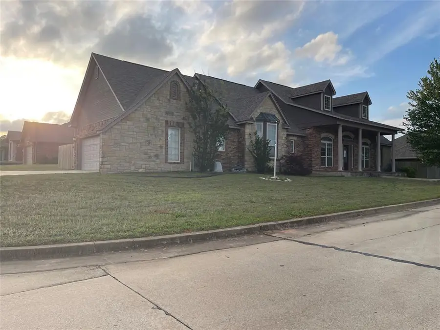 207 Stone Creek Road, Midwest City, OK 73130 - #3