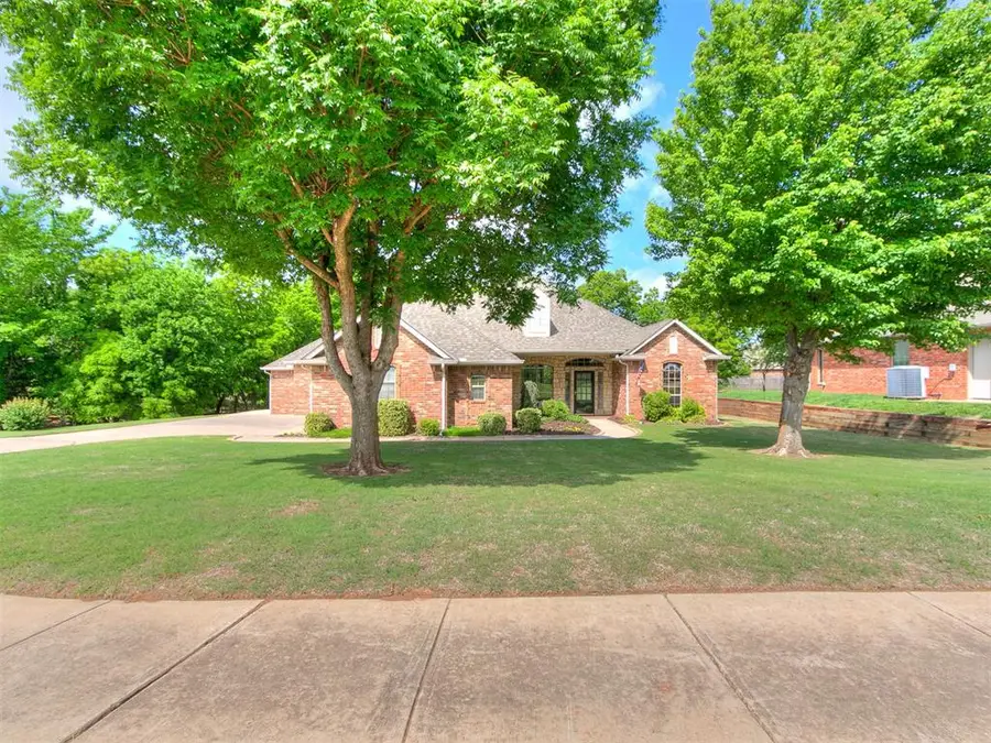 3201 Amberwood Court, Edmond, OK 73003 - #2