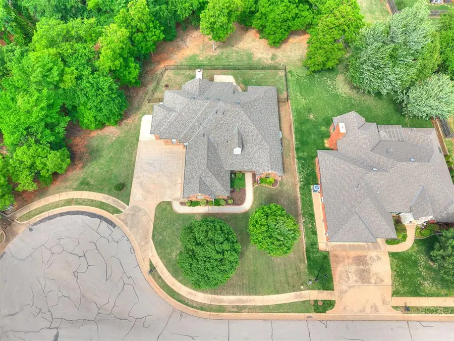 3201 Amberwood Court, Edmond, OK 73003 - #3