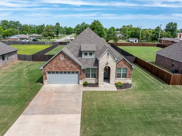 9 Southpointe Avenue, Tuttle, OK 73089