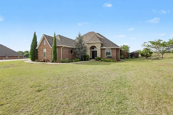 301 Meadow Lark Lane, Blanchard, OK 73010