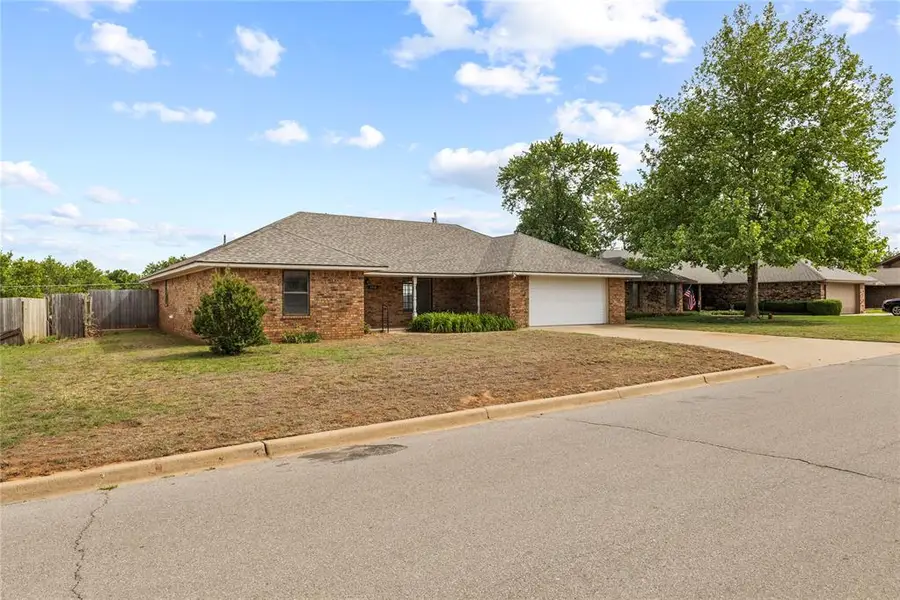 1716 E Ridgeway Street, Weatherford, OK 73096 - #3