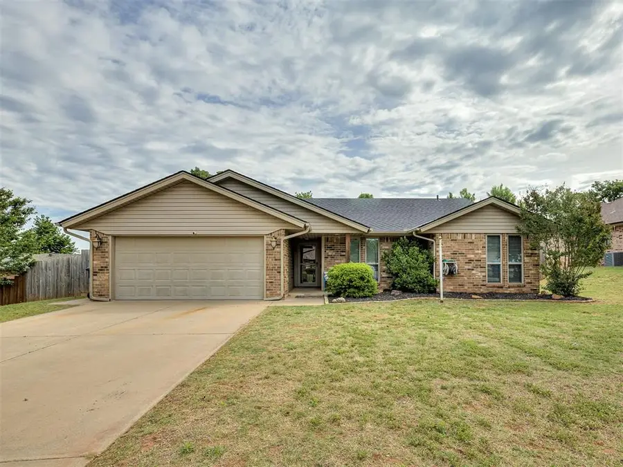 712 N Edgewood Terrace, Mustang, OK 73064 - #2