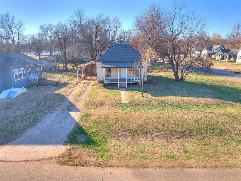 521 N 11th Street, Guthrie, OK 73044 - #1