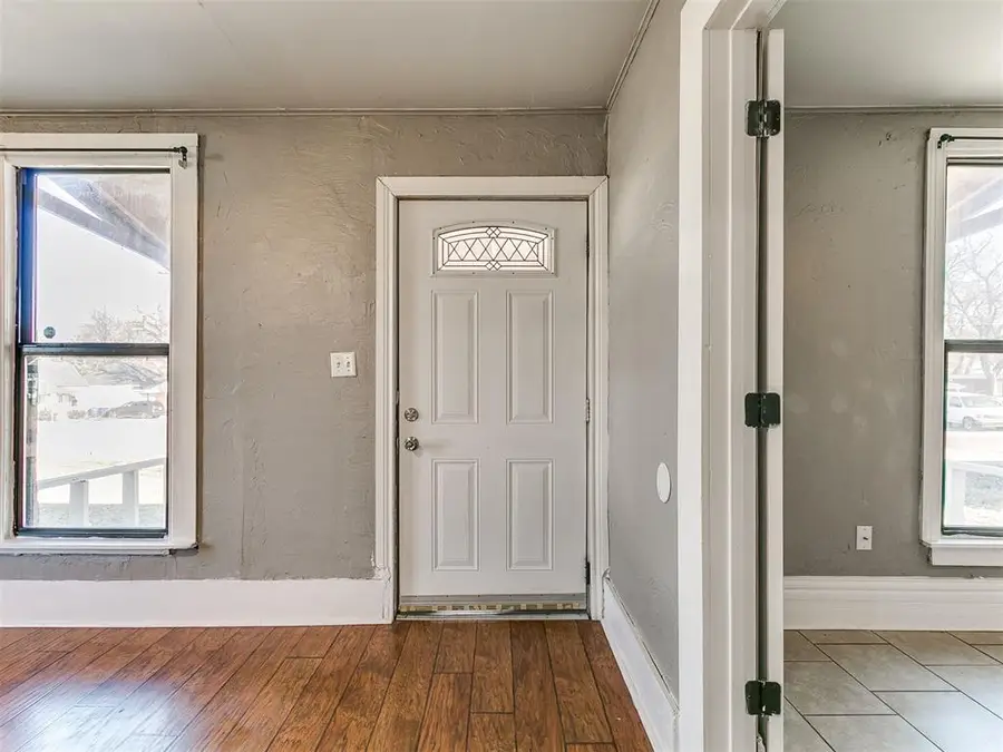 521 N 11th Street, Guthrie, OK 73044 - #3