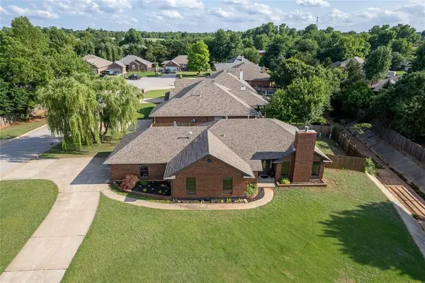 1532 E Twin Brook Terrace, Mustang, OK 73064