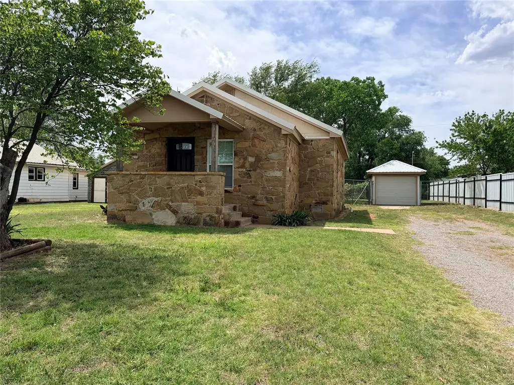 711 S Randall Avenue, Elk City, OK 73644 - #1