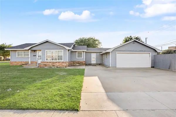 1221 Hickory Street, Altus, OK 73521