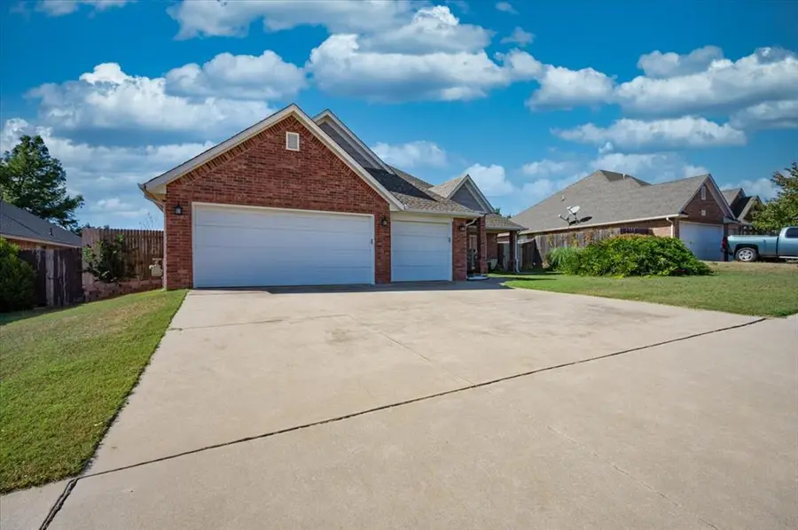 3833 Dove Avenue, Harrah, OK 73045 - #3