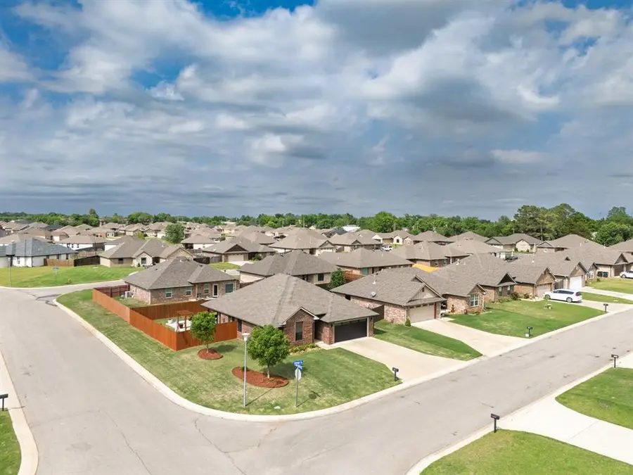 1922 Glenbrook Drive, Shawnee, OK 74804 - #2