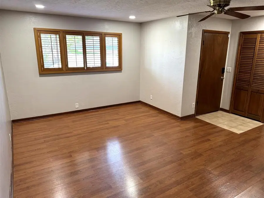 1105 S 13th Street, Clinton, OK 73601 - #2