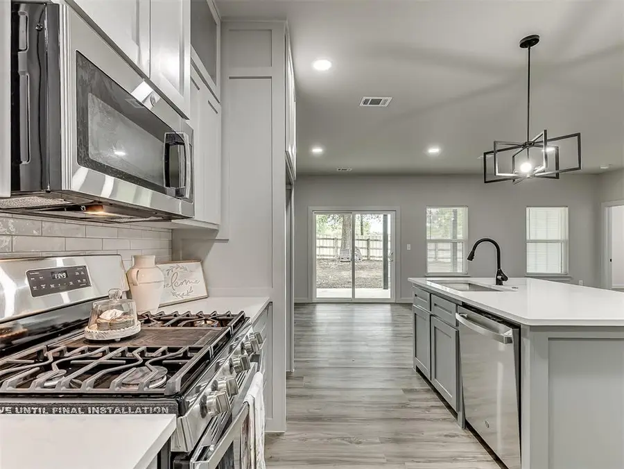 2013 W Harlow Place, Oklahoma City, OK 73127 - #2