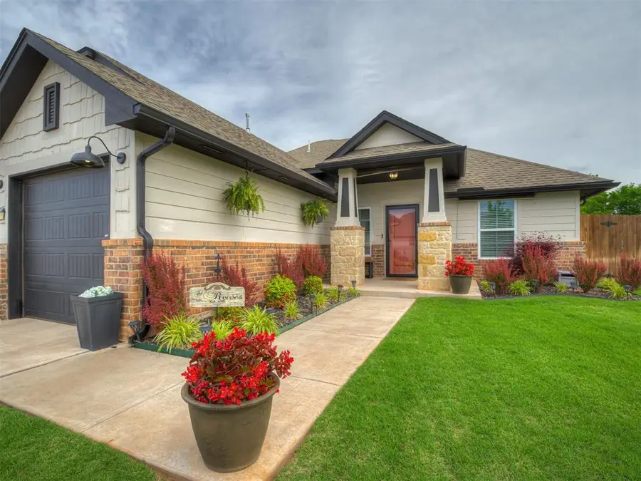 2416 Creek Side Circle, Moore, OK 73160 - #2