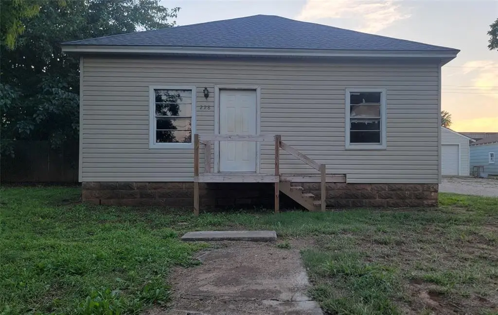228 S 2nd Street, Waukomis, OK 73773 - #1