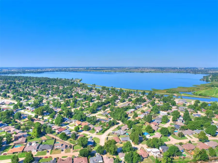 8101 Brownsville Lane, Bethany, OK 73008 - #2