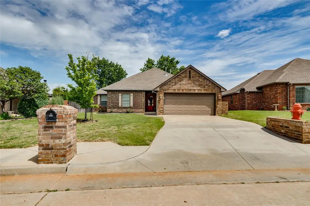 7020 E Cherokee Crossing, Warr Acres, OK 73132 - #1