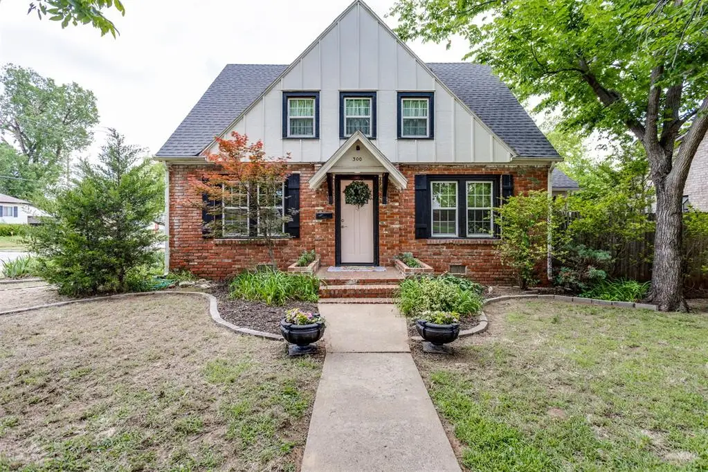 300 W 8th Street, Edmond, OK 73003 - #1