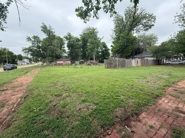 602 E Springer Avenue, Guthrie, OK 73044