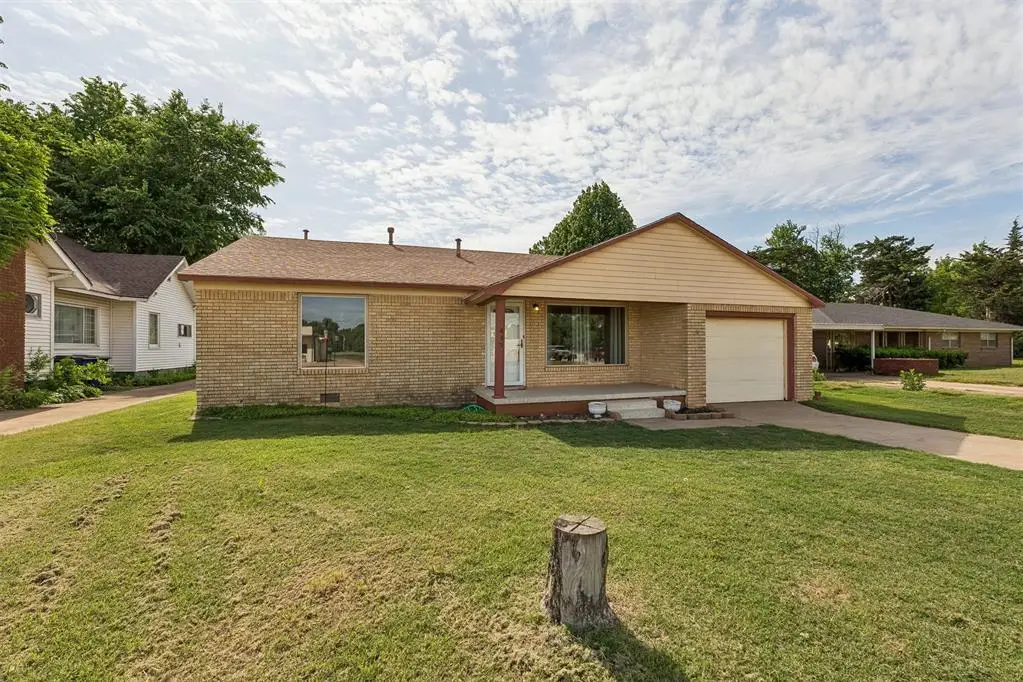417 S Grand Street, Crescent, OK 73028 - #1