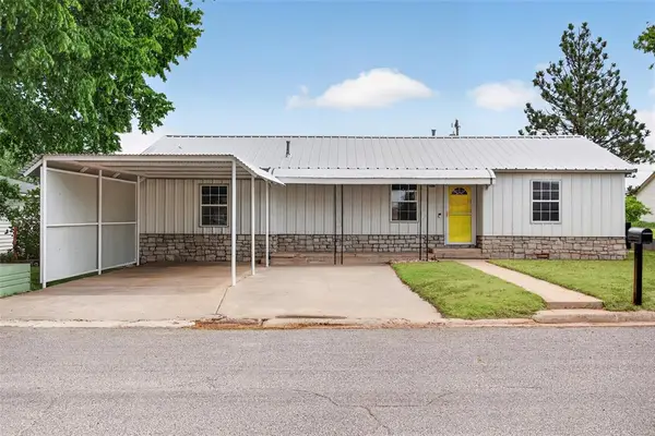 208 N Summer Street, Shattuck, OK 73858