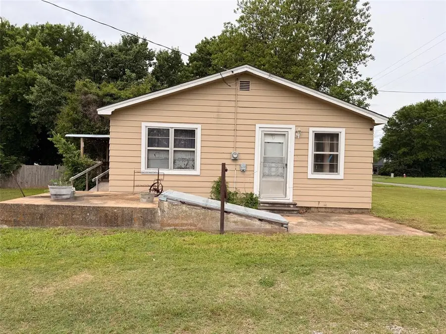 903 E Seminole Street, Wynnewood, OK 73098 - #3