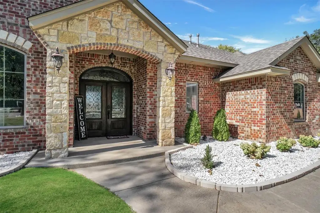 715 N Michigan Avenue, Mangum, OK 73554 - #1