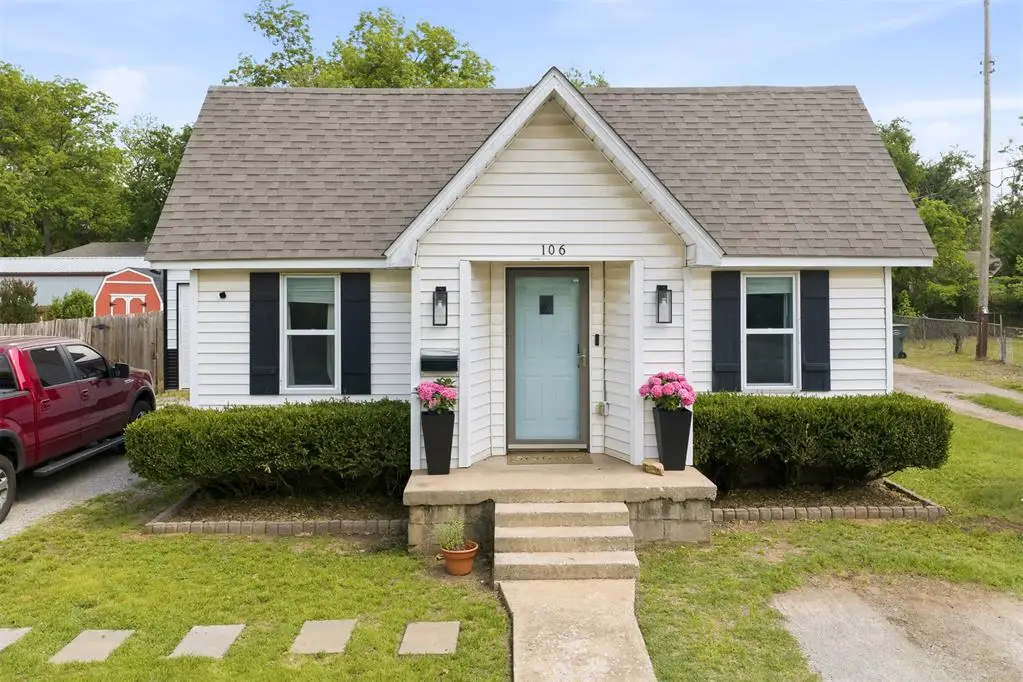 106 E Agnew Avenue, Pauls Valley, OK 73075 - #1