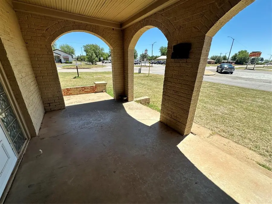 1401 N Us Route 66/ 4th Street Street, Sayre, OK 73662 - #2