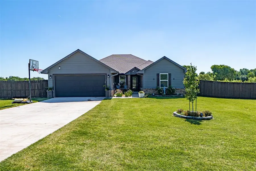 1017 Heritage Hills Drive, Tuttle, OK 73089 - #2