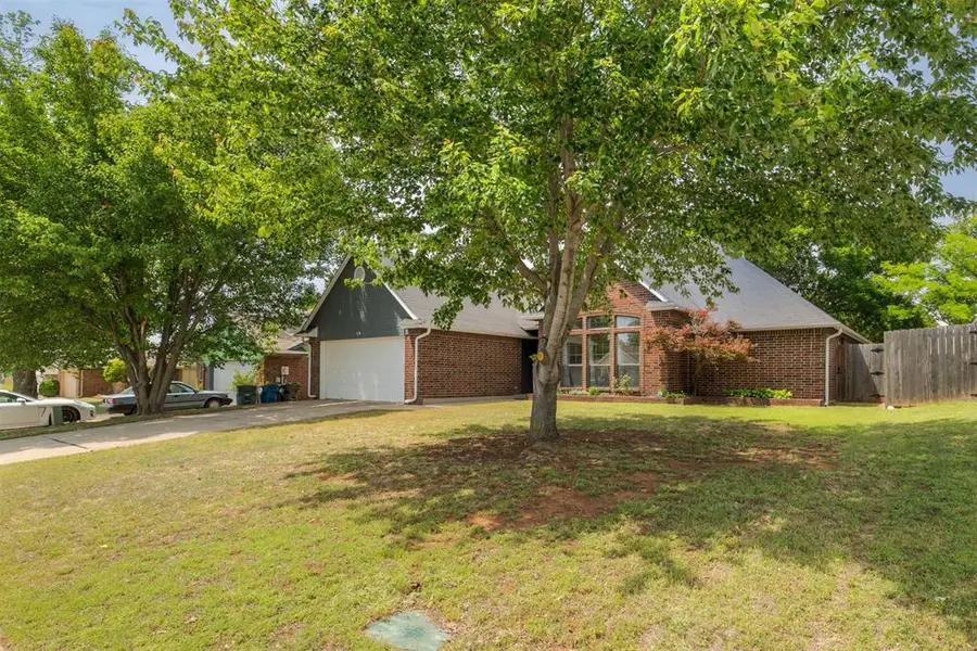 19 N Rockypoint Drive, Edmond, OK 73003 - #2