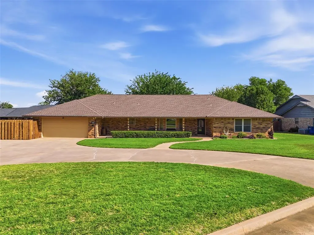 916 W Fay Avenue, Kingfisher, OK 73750 - #1