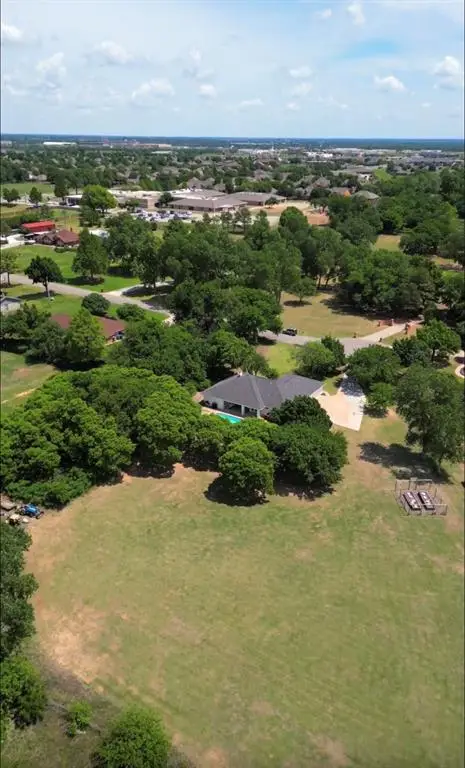 3306 Hillview Drive, Norman, OK 73072 - #3
