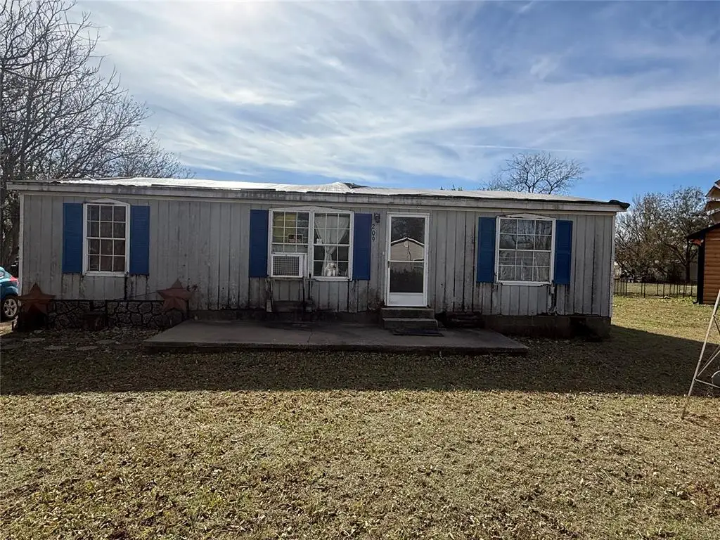 209 E 1st Street, Davenport, OK 74026 - #1