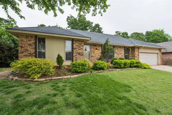 1313 Devonshire Court, Edmond, OK 73034