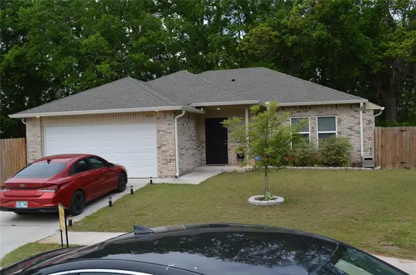 822 Highgarden Circle, Noble, OK 73068